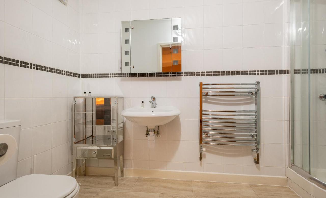 The Southwick Sanctuary - Large 6Bdr With Terrace Appartement Londen Buitenkant foto